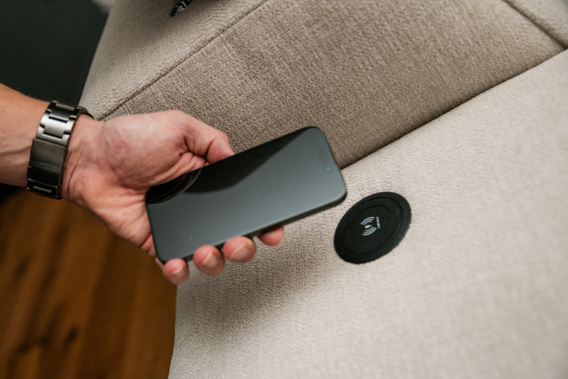 Kraljevsko udobje sedežne garnoiture CARDIFF